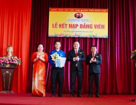 Chi bộ Trường THCS – THPT Nam Việt tổ chức Lễ kết nạp Đảng viên mới